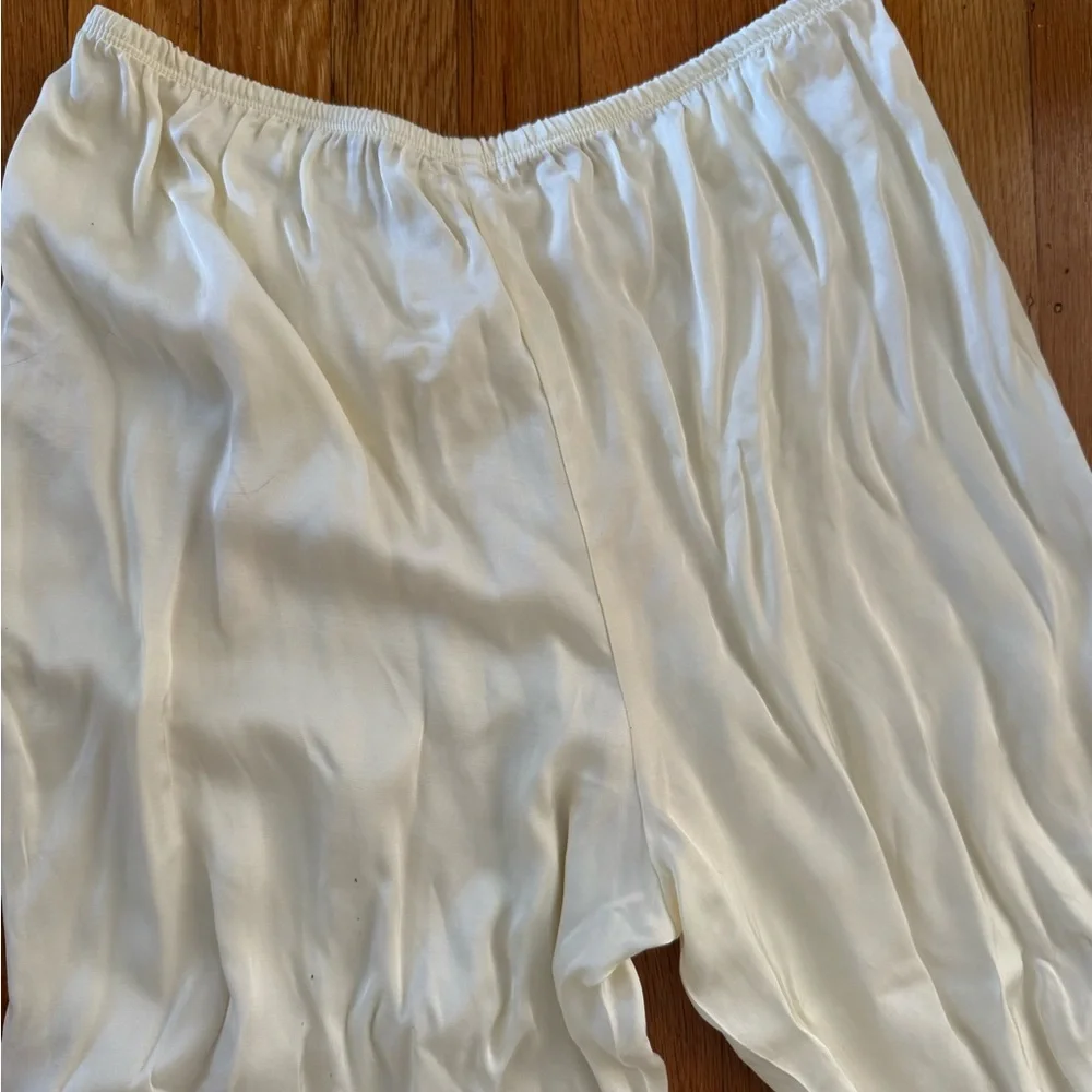 Donni Silky Simple Pants Cream Satin Elastic Waist Size M - Picture 8 of 8